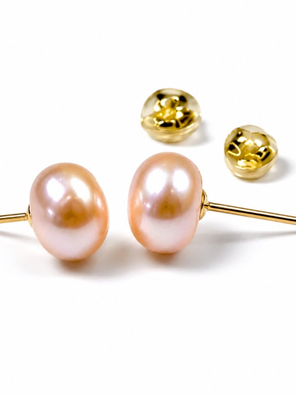 EA-18--Elegant Dainashi pink freshwater pearl stud earrings featuring 8–9mm roun